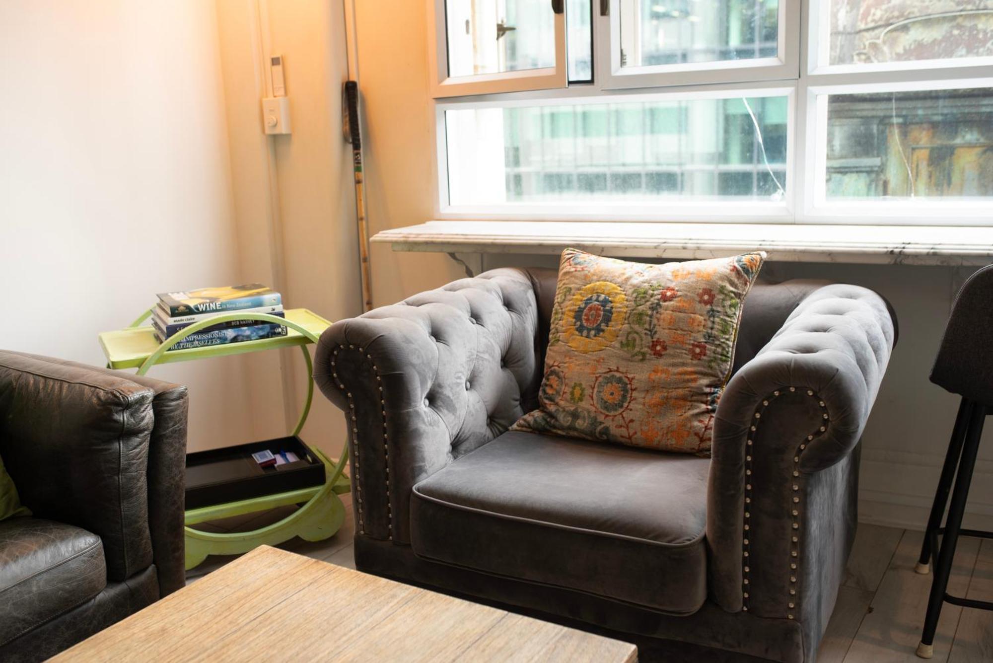 Vintage Meets Vogue, Cbd Apartment